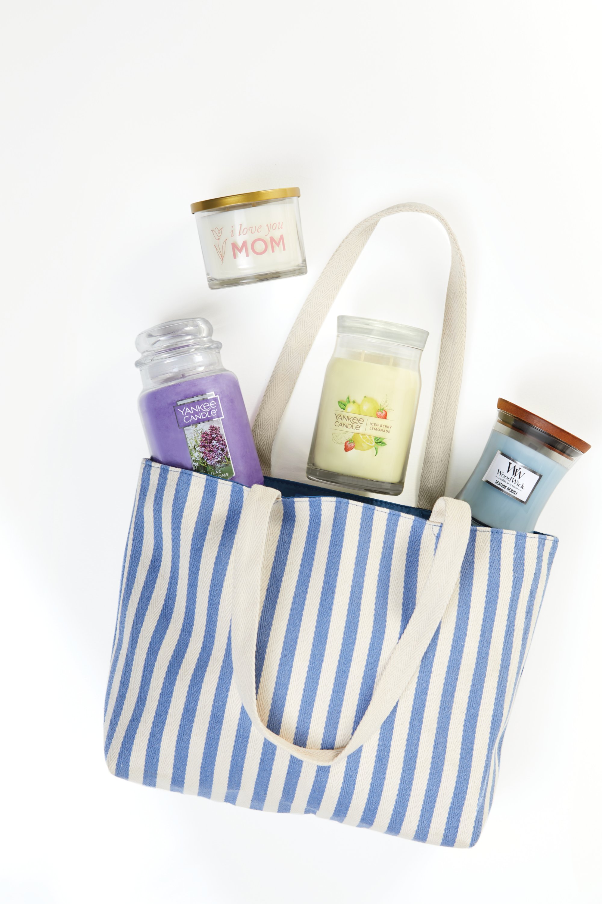 This Yankee Candle Mother's Day Gift Set Already Comes in a Bag!