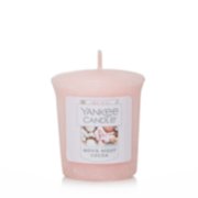 movie night cocoa votive candle image number 0
