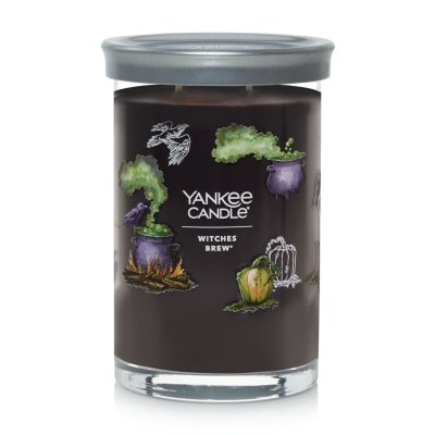 Tons of fall Yankee Candles are on sale on  right now