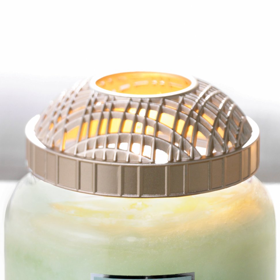 claridge illuma-lid jar candle topper on a jar candle