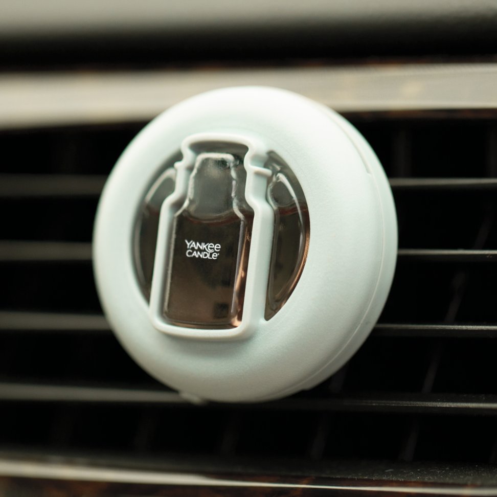 Smart scent vent clip automobile