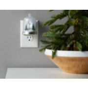 twinkle home christmas flameless scentplug diffuser in socket image number 1