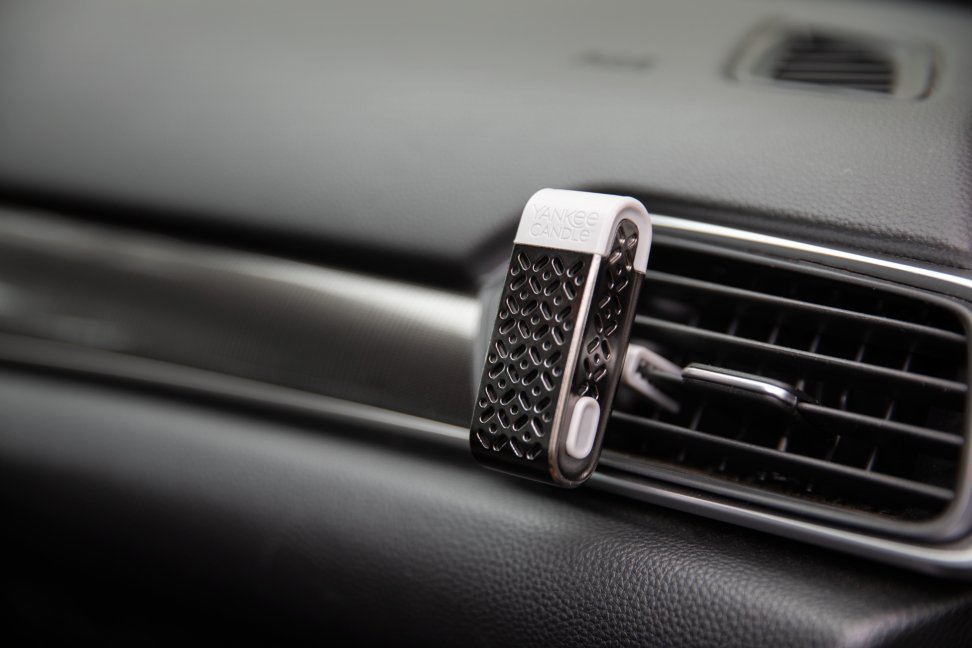 vent clips inside the car