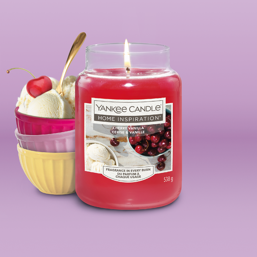 YANKEE CANDLE HOME INSPIRATION ELEGANTE GIARA SMALL IN VETRO - COCCO E  MELOGRANO - PiùMe