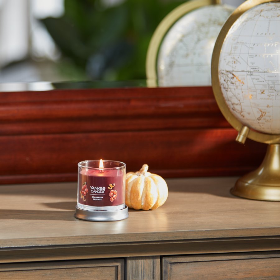 cranberry chutney signature small tumbler candle on table