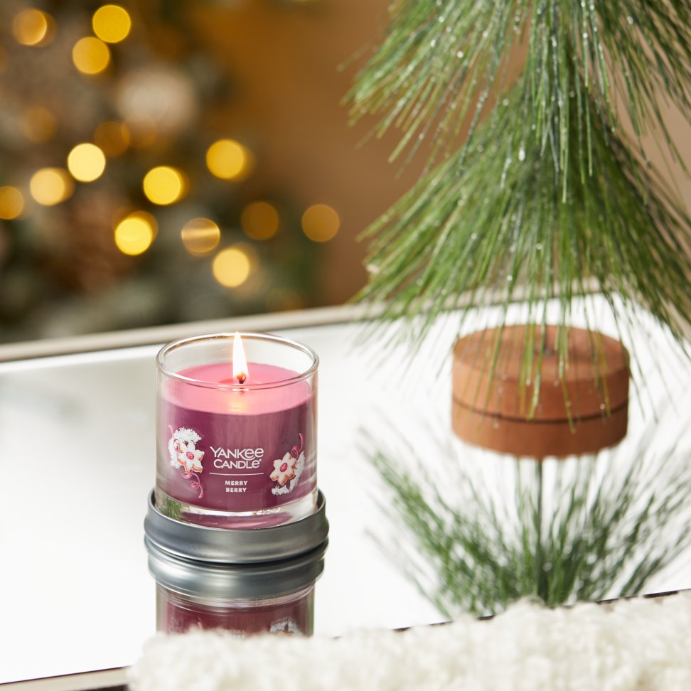 merry berry signature small tumbler candle on table