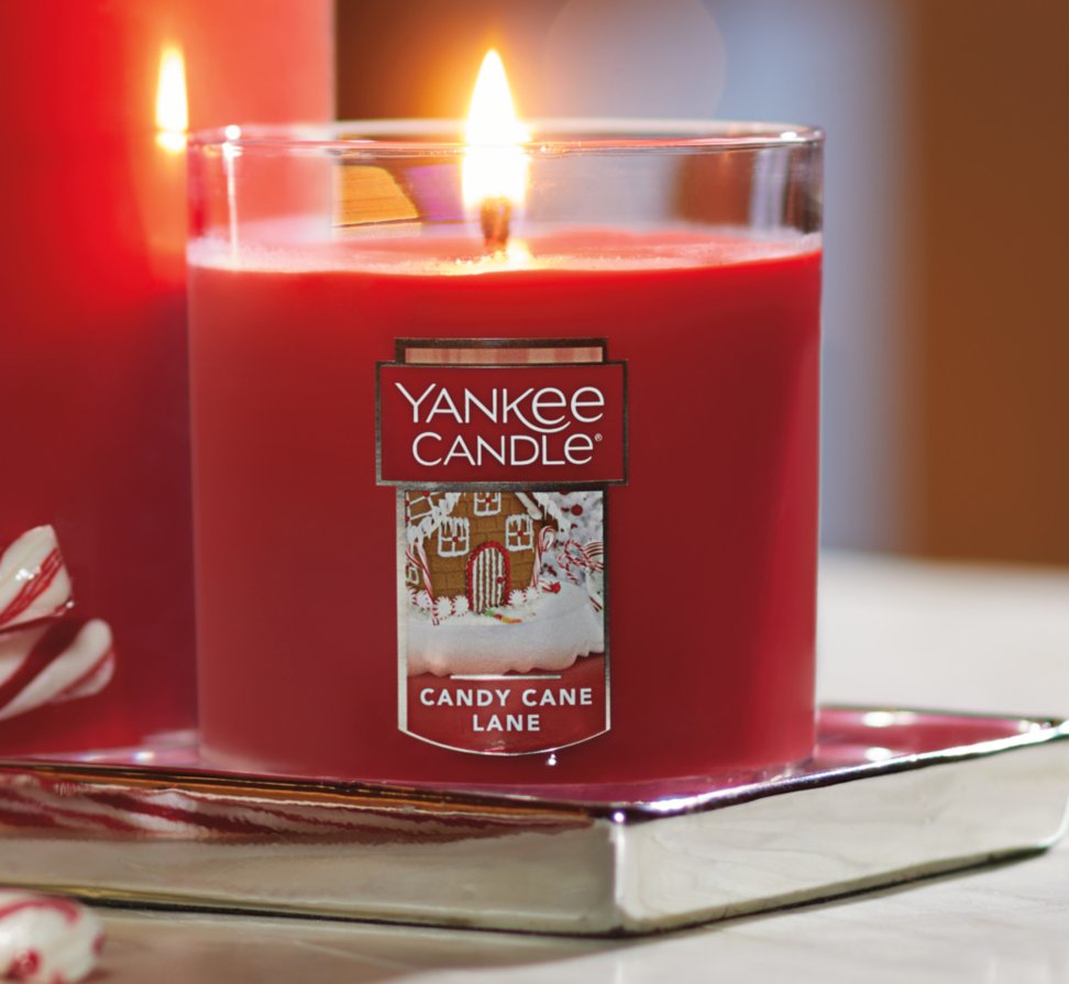 Scented tumbler candle candy cane lane
