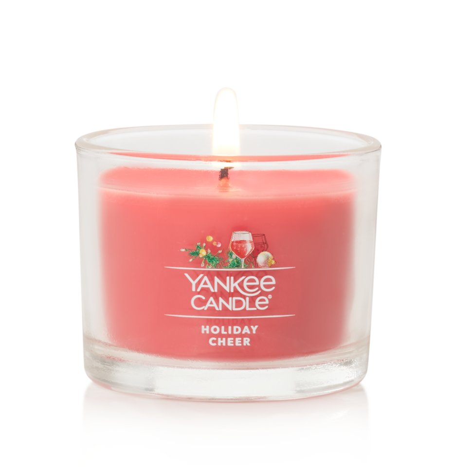 holiday cheer yankee candles minis lit