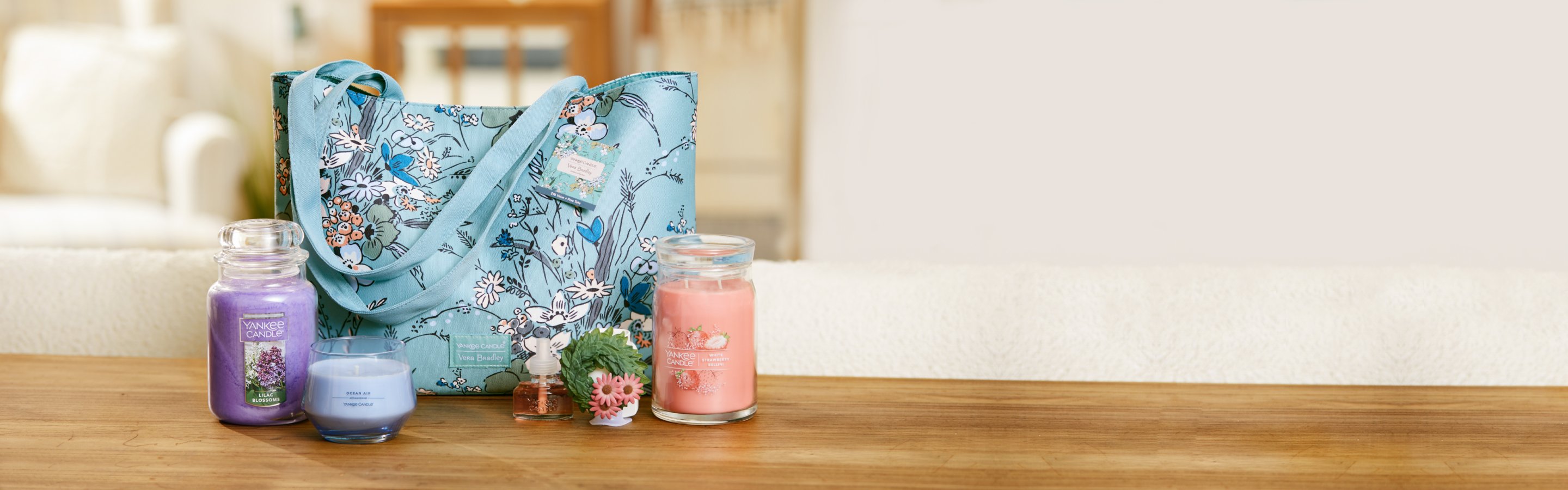 This Yankee Candle Mother's Day Gift Set Already Comes in a Bag!